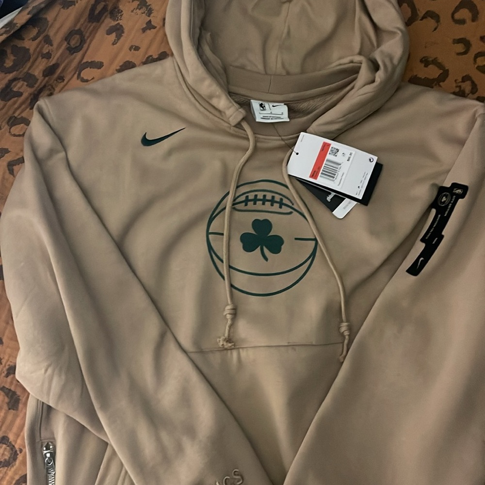 Nike Celtics Hoodie Men’s Large